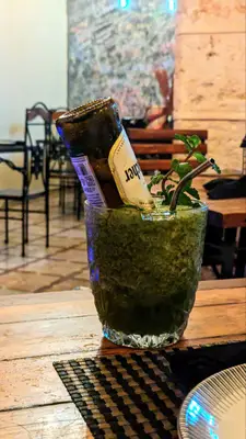 Portada de El restaurante Mojito Mojito está abierto hoy, funcionando con planta eléctrica.